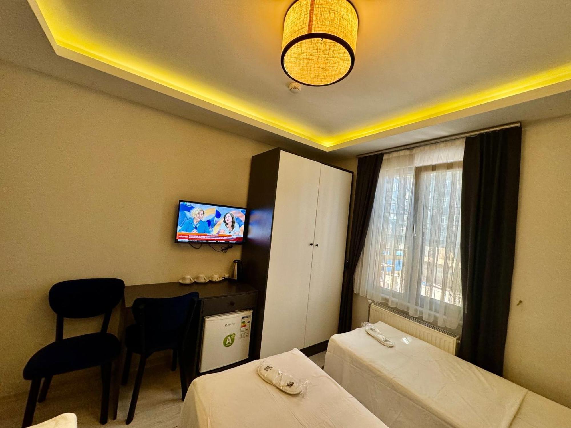 Aram Edessa Hotel 3*