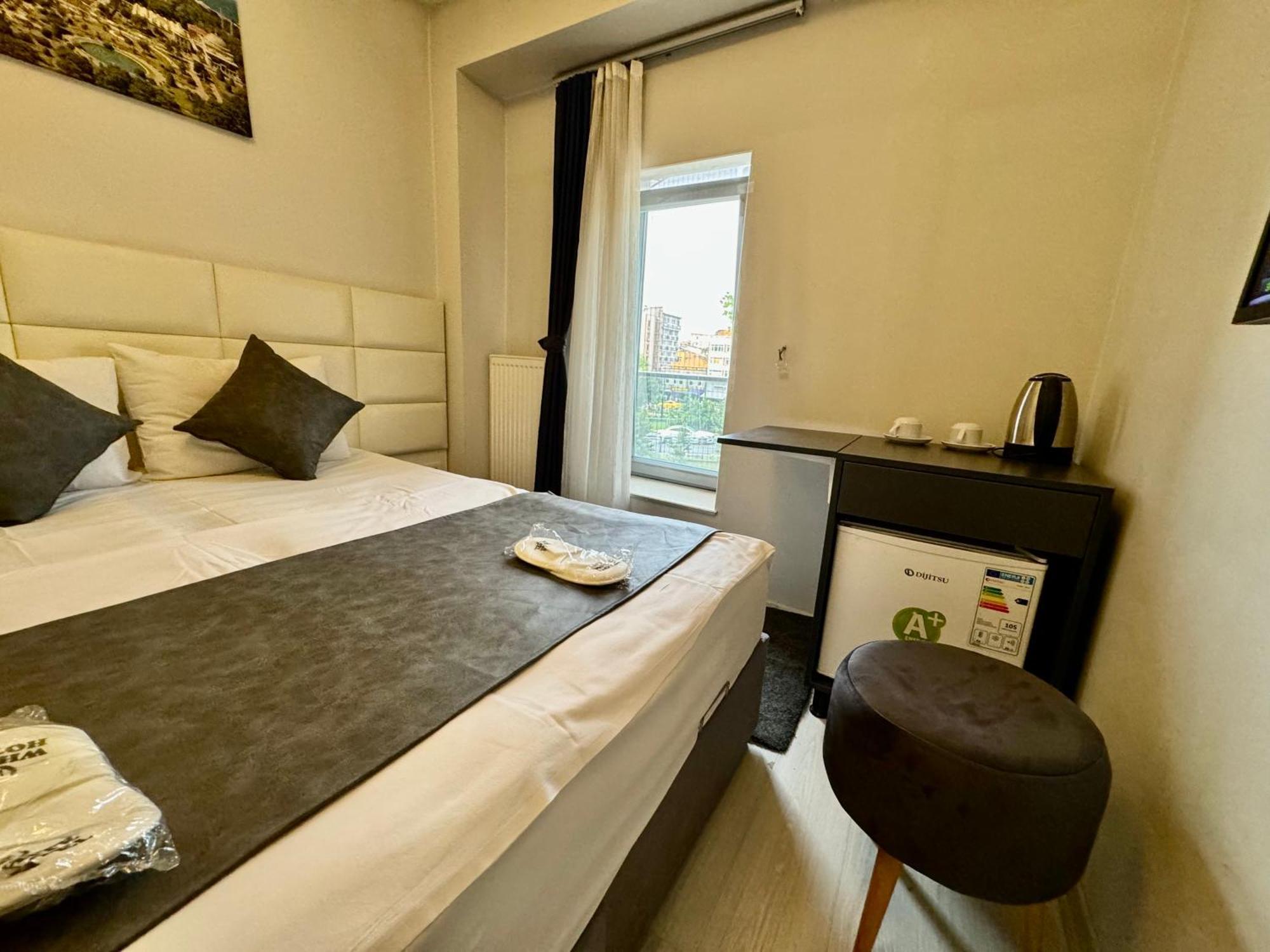 Aram Edessa Hotel