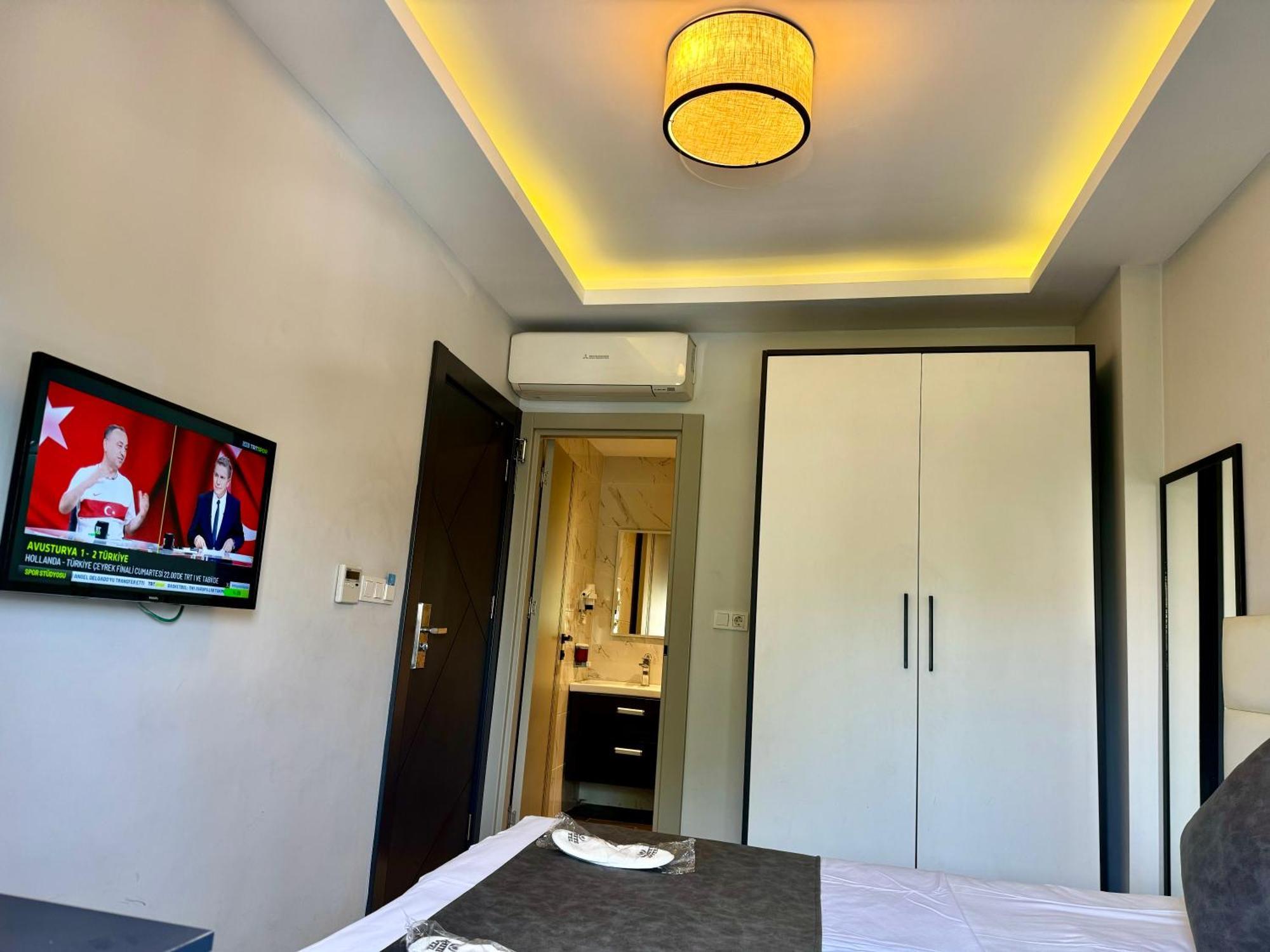 Aram Edessa Hotel 3*