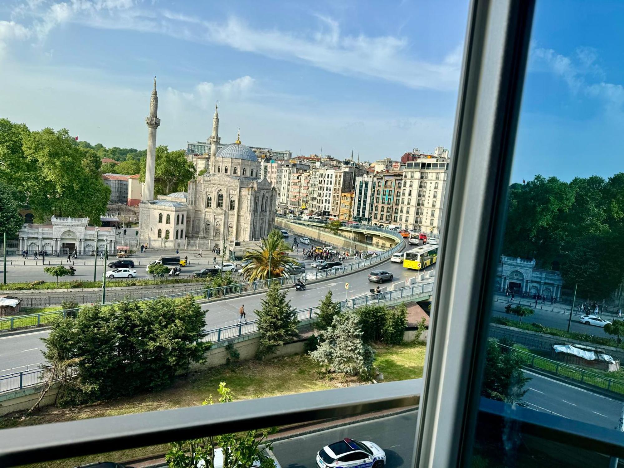 Aram Edessa Istanbul